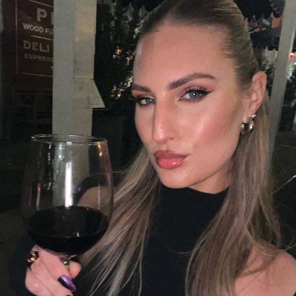 Meet your Posher, Melissa - Picture 11 of 15